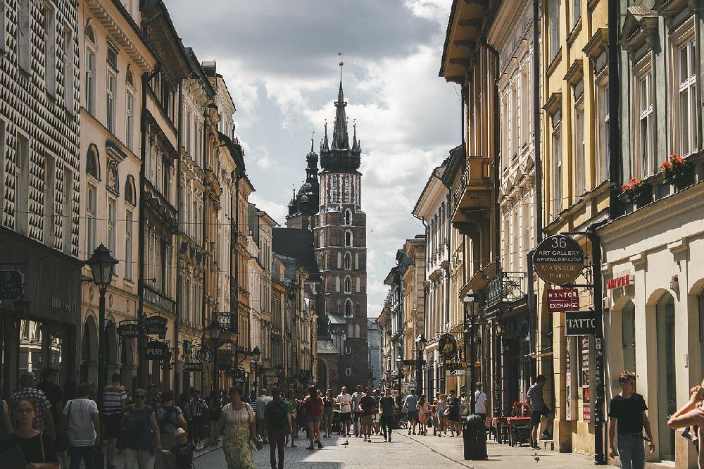 Gdzie szukać miejsca na spokojny nocleg w Krakowie?